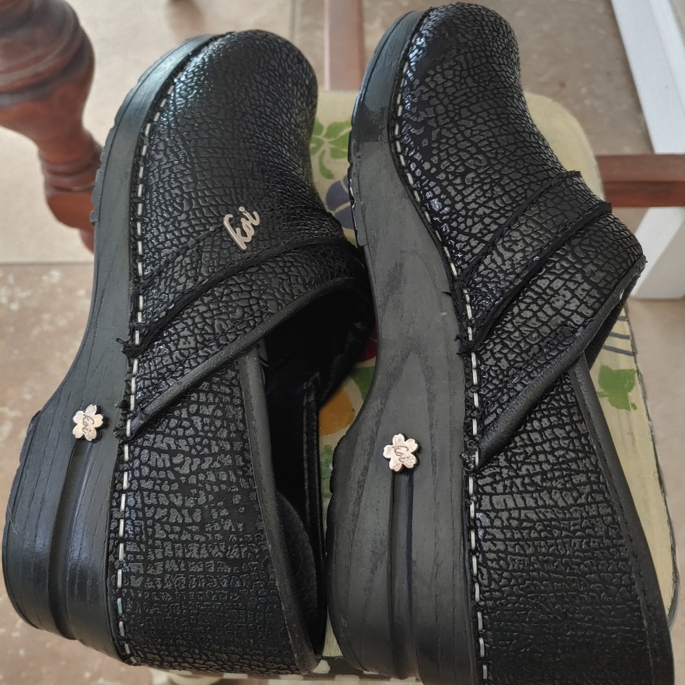 Sanita Clogs